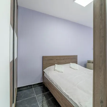 Dream House 公寓 *