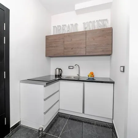 Dream House Apartment *